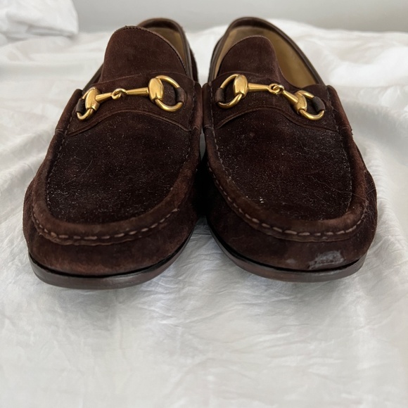 Men's Gucci Brown Swede Classic Style Loafers Gold Horseshoe Bit 41.5/8.5 - Picture 2 of 14